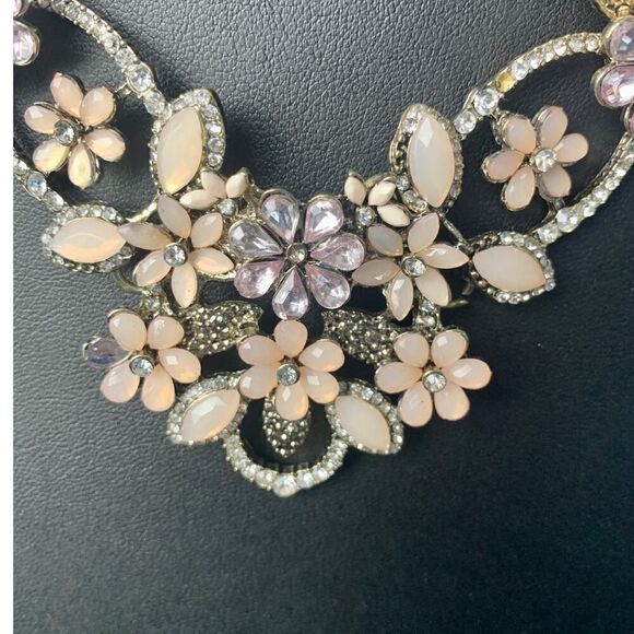 Vintage Statement Necklace in Opalescent Peach Rhinestones N Crystals, Unmarked - Picture 1 of 3
